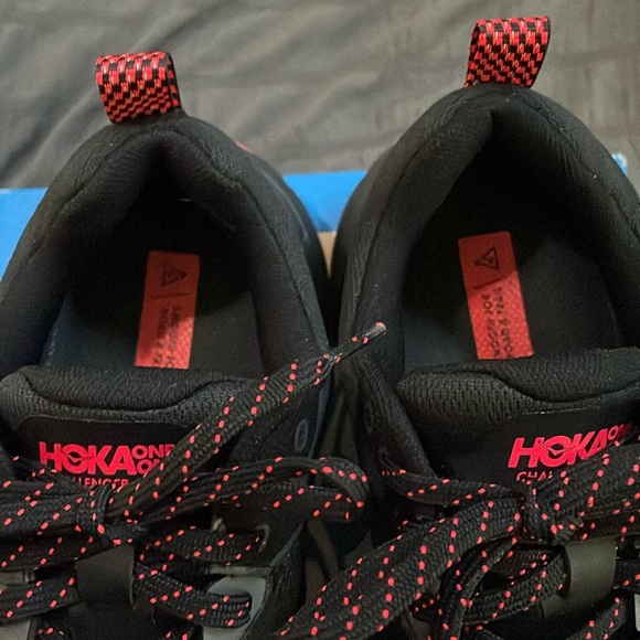 🌺HOKA black with red trim challenger ATR 6 GTX tennis shoes.  7 - Picture 6 of 9